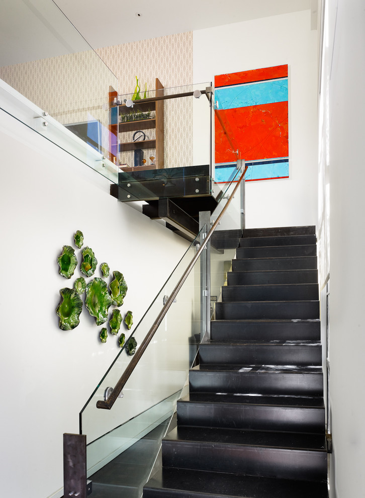 На фото: прямая бетонная лестница среднего размера в современном стиле с бетонными ступенями с