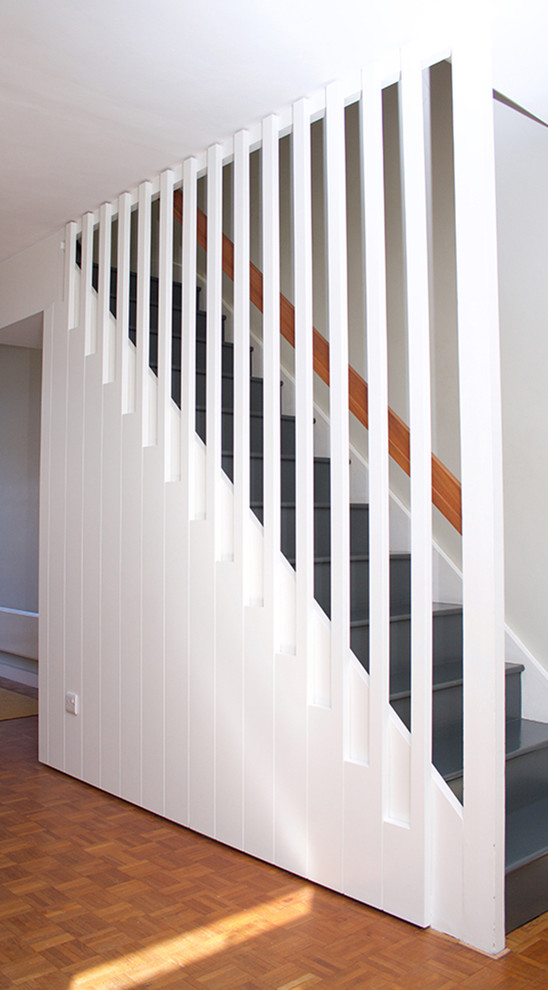 Design ideas for a midcentury staircase in London.