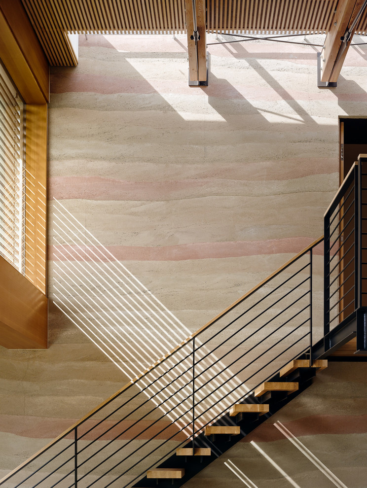 Imagen de escalera recta actual sin contrahuella con escalones de madera