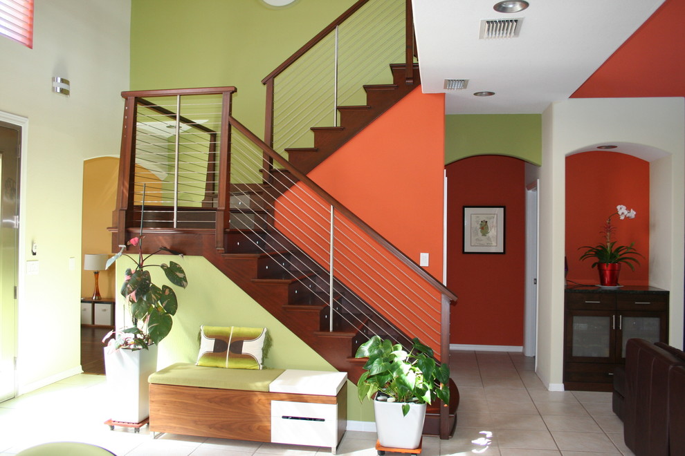 Staircase - contemporary staircase idea in Orlando