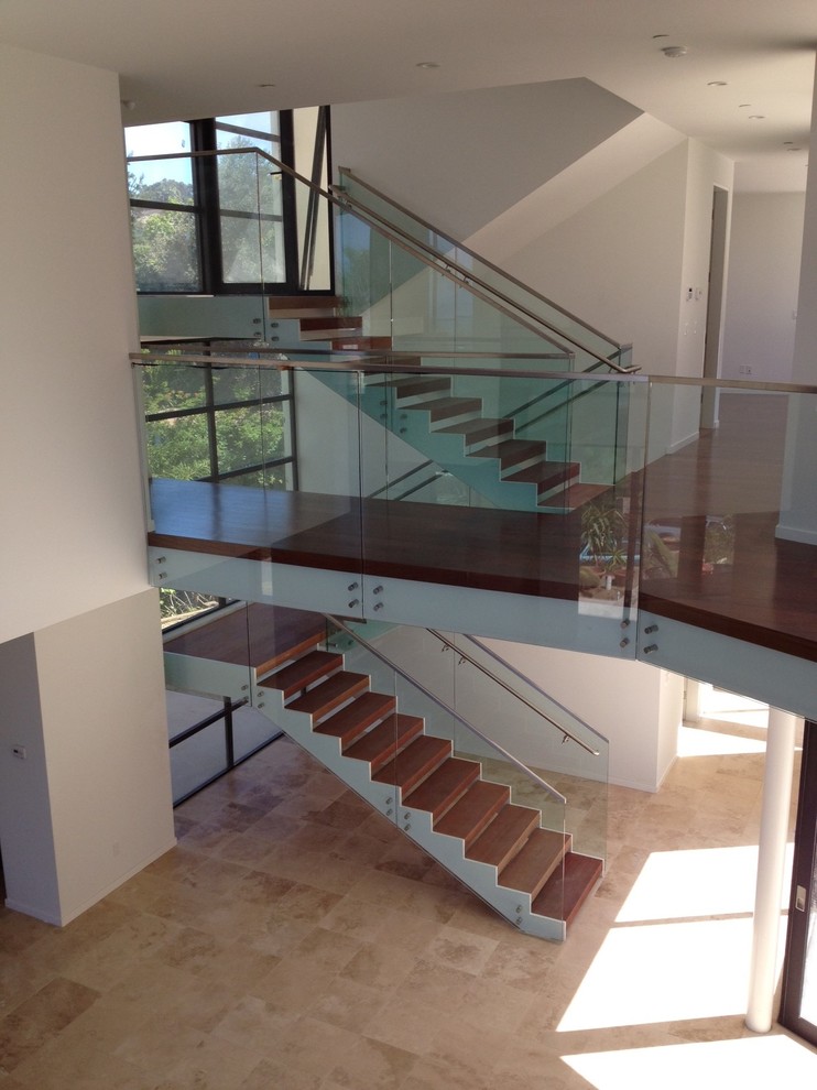 Design ideas for a contemporary staircase in San Diego.