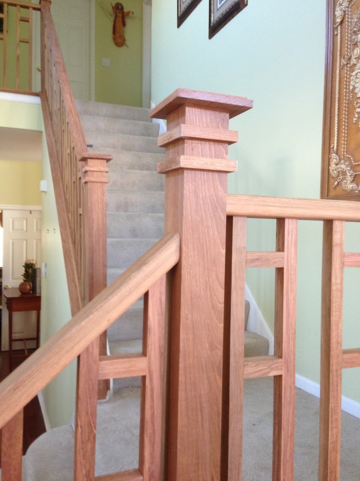 Example of an arts and crafts staircase design in Chicago