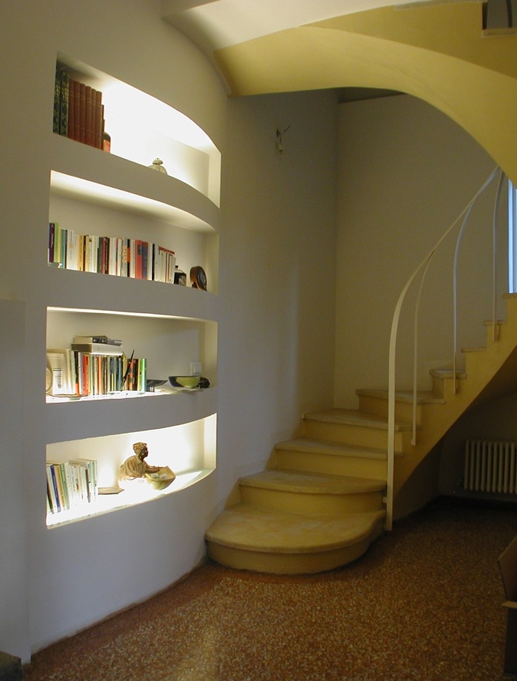 Staircase - contemporary staircase idea in Bologna