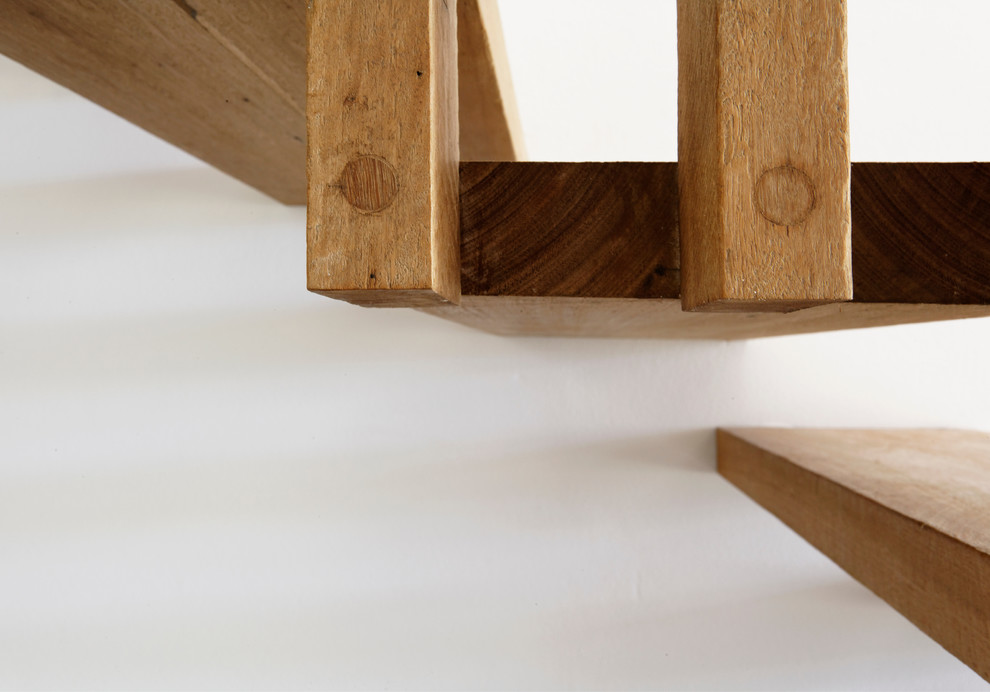 Schwebende, Mittelgroße Moderne Treppe mit Holz-Setzstufen in Sydney