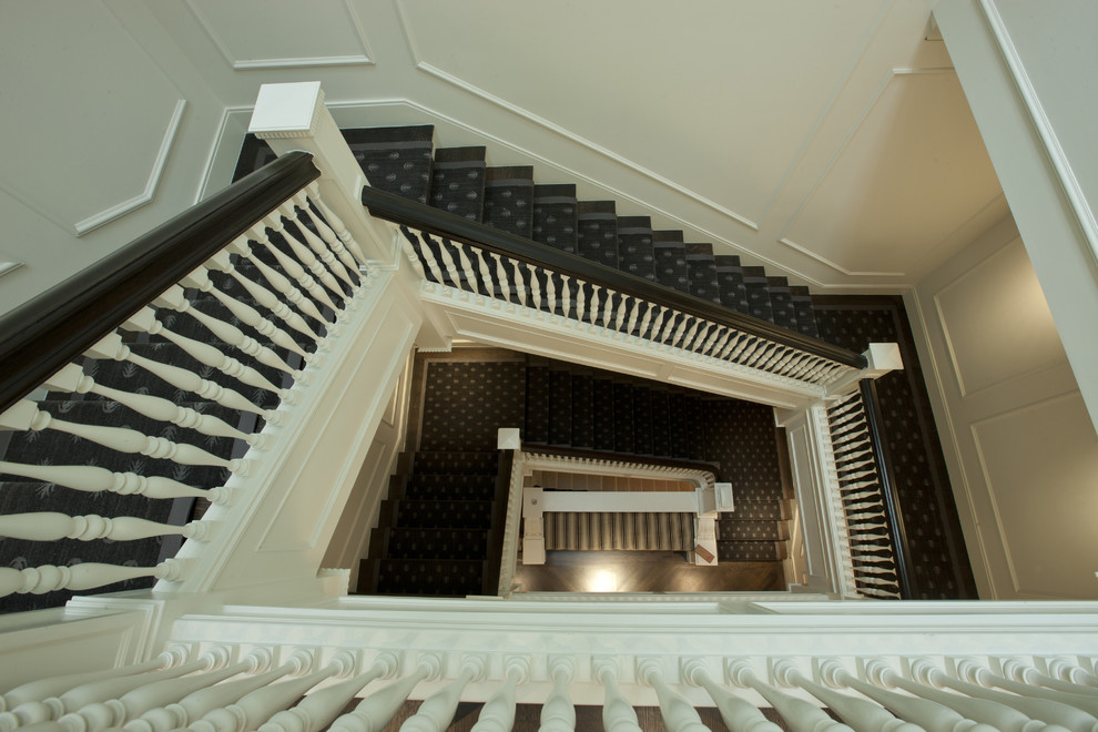 Staircase - traditional staircase idea in Chicago