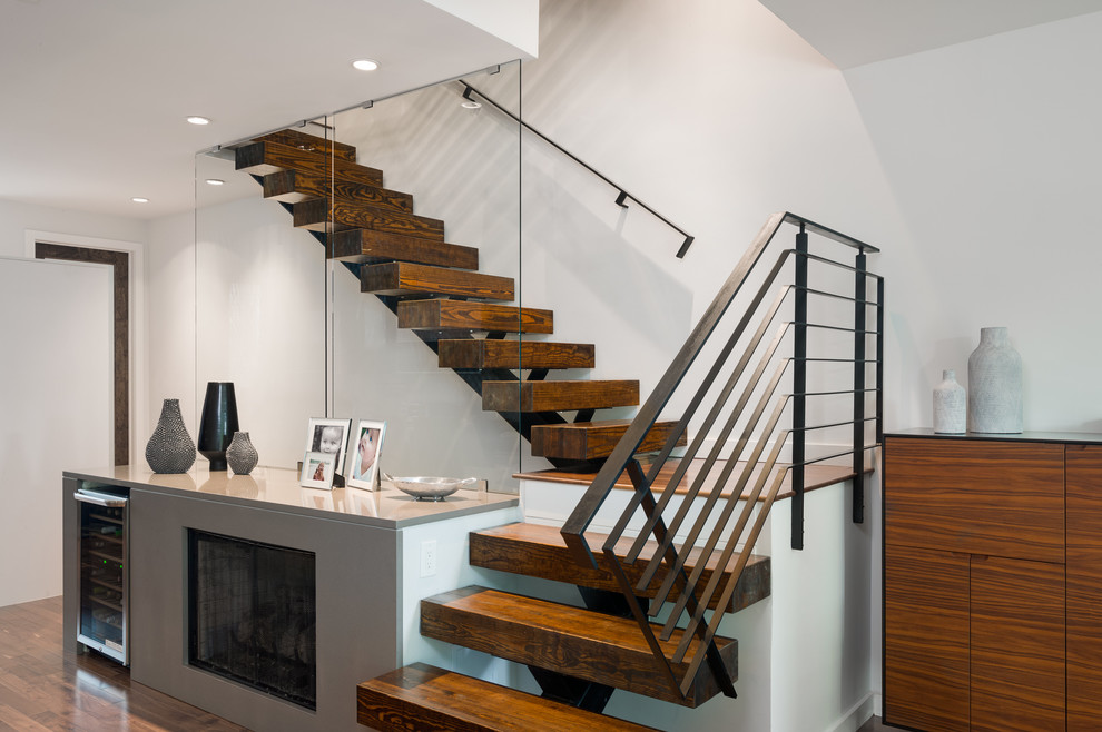 Medium sized contemporary staircase in Los Angeles.