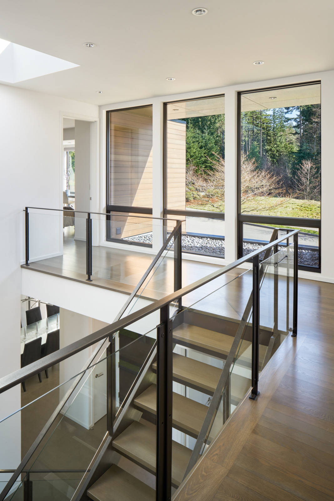75 Most Popular 75 Beautiful Large Contemporary Staircase Ideas and Designs  Design Ideas for August 2022 | Houzz IE