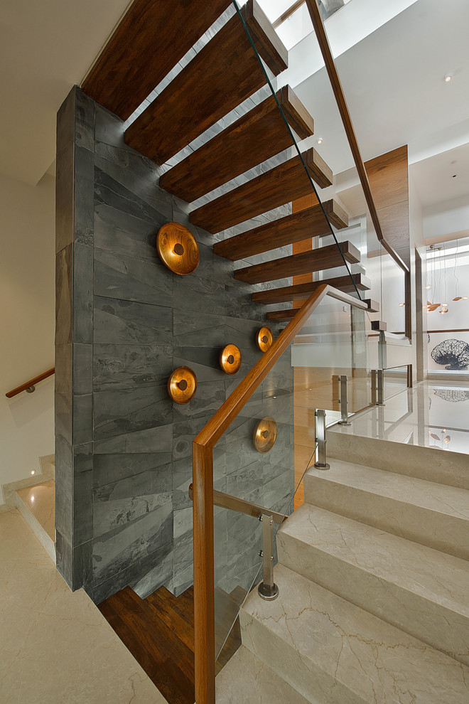 Design ideas for a contemporary staircase in Mumbai.