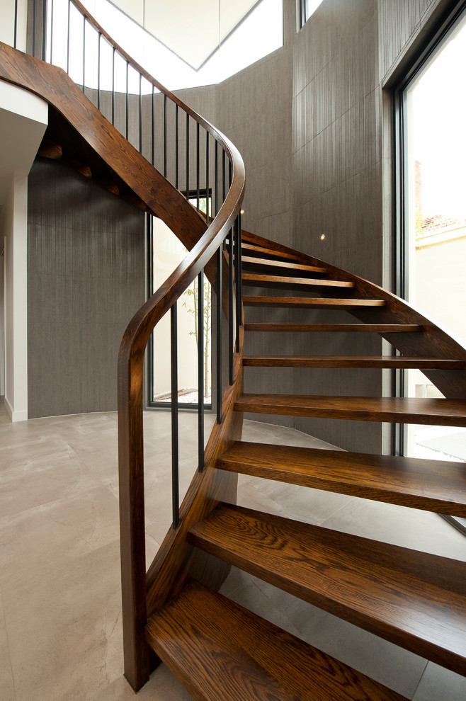 メルボルンにある中くらいなコンテンポラリースタイルのおしゃれな階段の写真