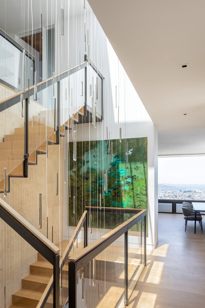 Источник вдохновения для домашнего уюта: огромная лестница в стиле модернизм