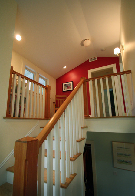 Photo of a modern staircase in Portland.
