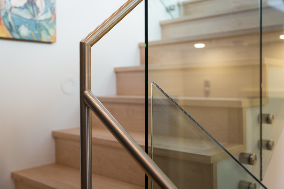 Cette image montre un escalier design.