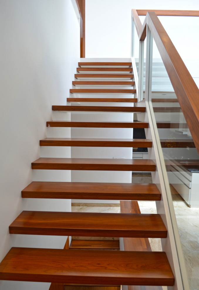 Inspiration for a contemporary staircase remodel in Bengaluru