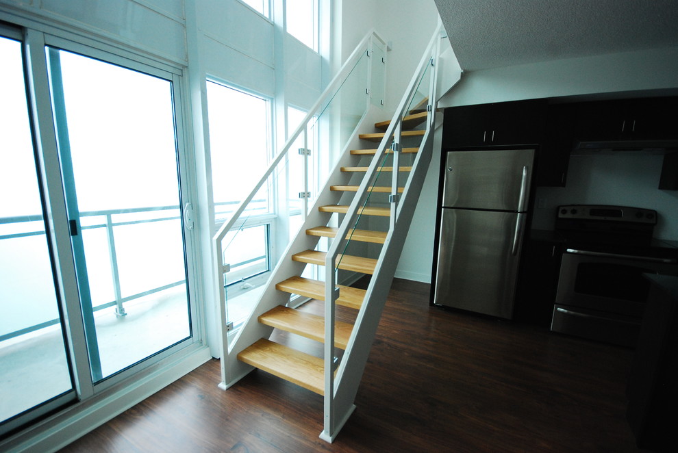Toddglen iLofts Modern Staircase Toronto by Deluxe Stair