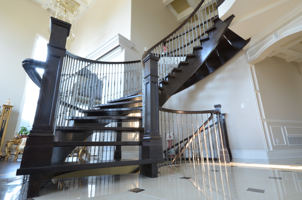 Tonyevale Estate Traditional Staircase Toronto by Deluxe Stair