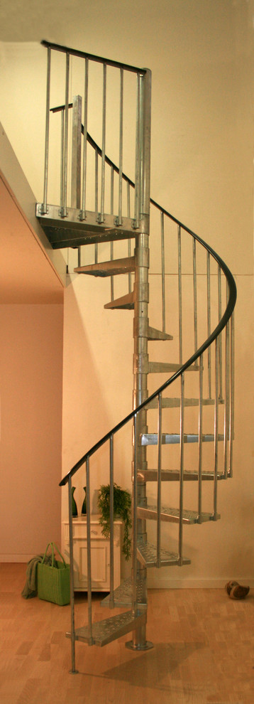 Cette photo montre un escalier tendance.