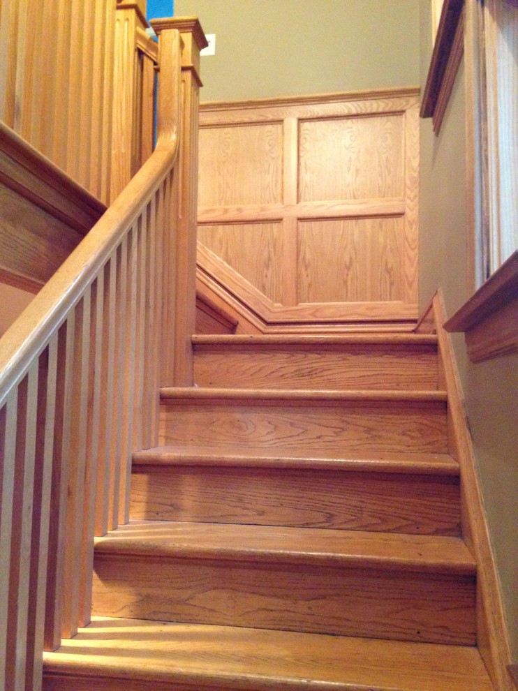 Inspiration for a classic staircase in Chicago.
