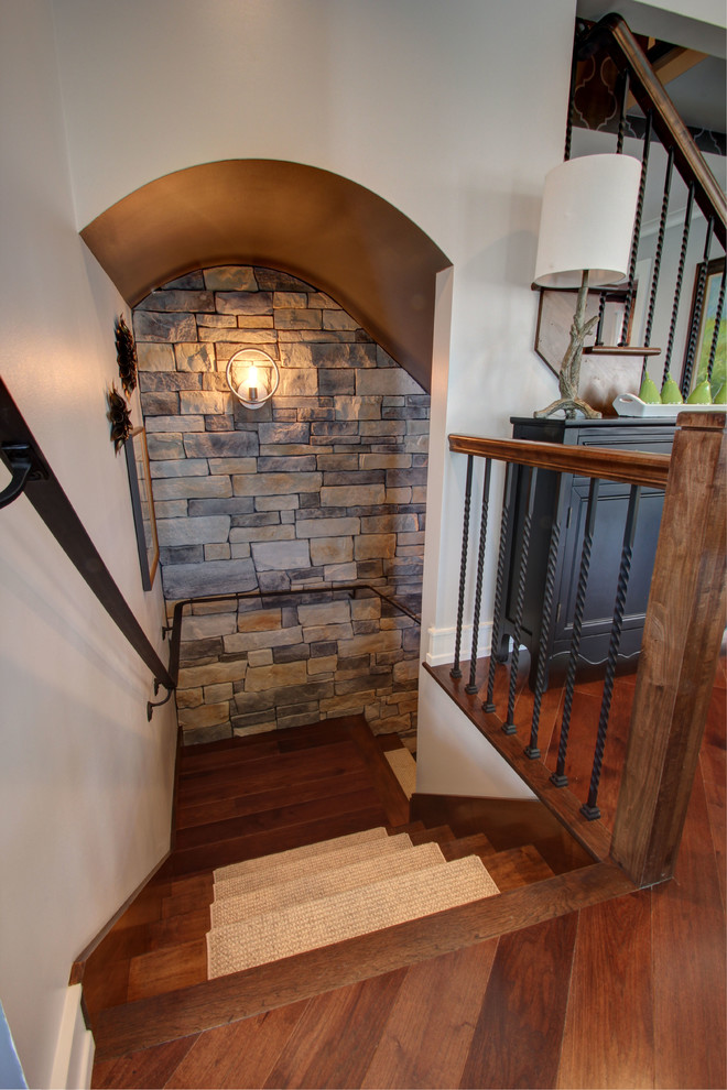 Staircase - traditional staircase idea in Columbus