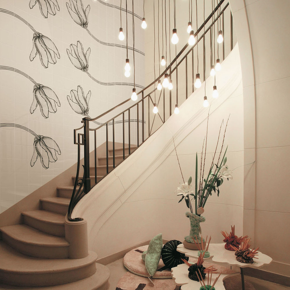 Inspiration pour un escalier courbe bohème.