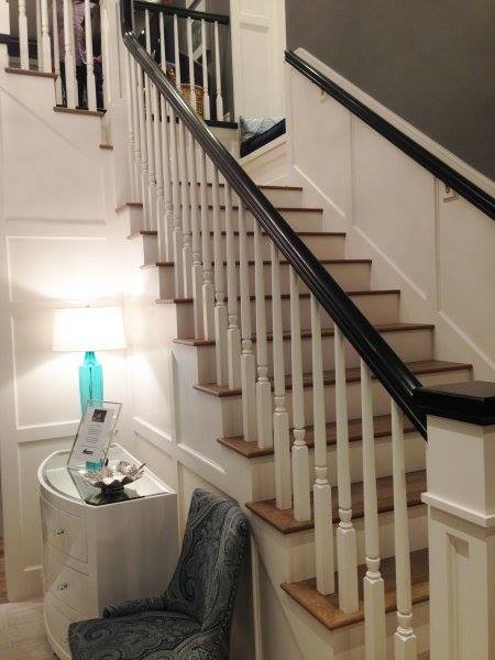 Aménagement d'un escalier craftsman avec éclairage.