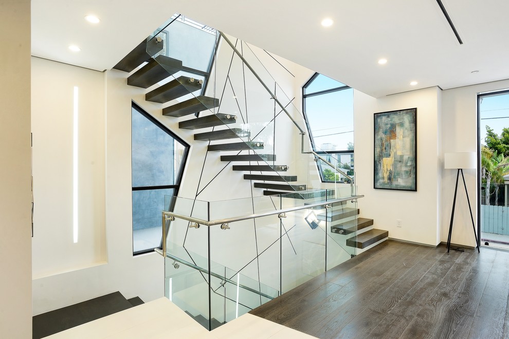 Moderne Treppe in Los Angeles