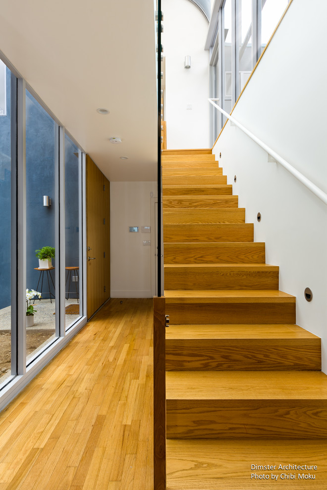 Inspiration for a contemporary staircase remodel in Los Angeles