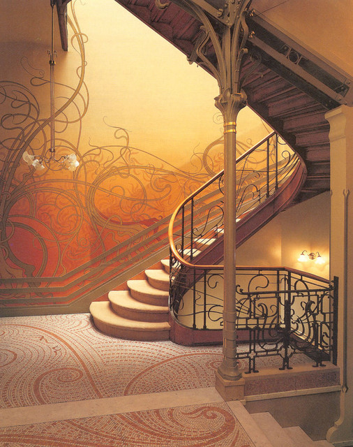 victor horta hotel tassel staircase - トラディショナル - 階段 