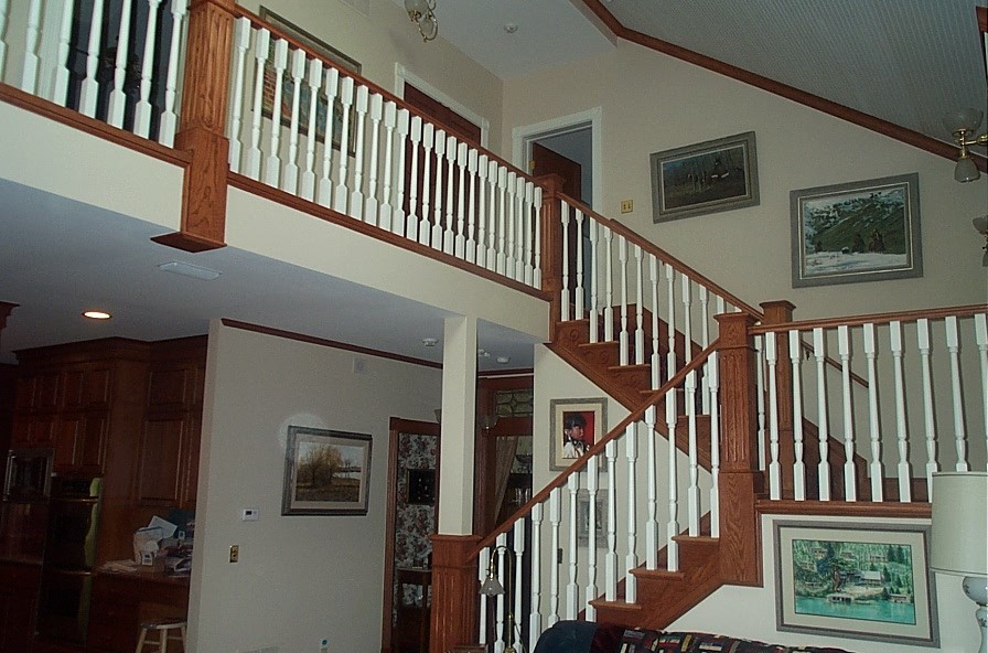 Идея дизайна: деревянная лестница в стиле ретро с деревянными ступенями