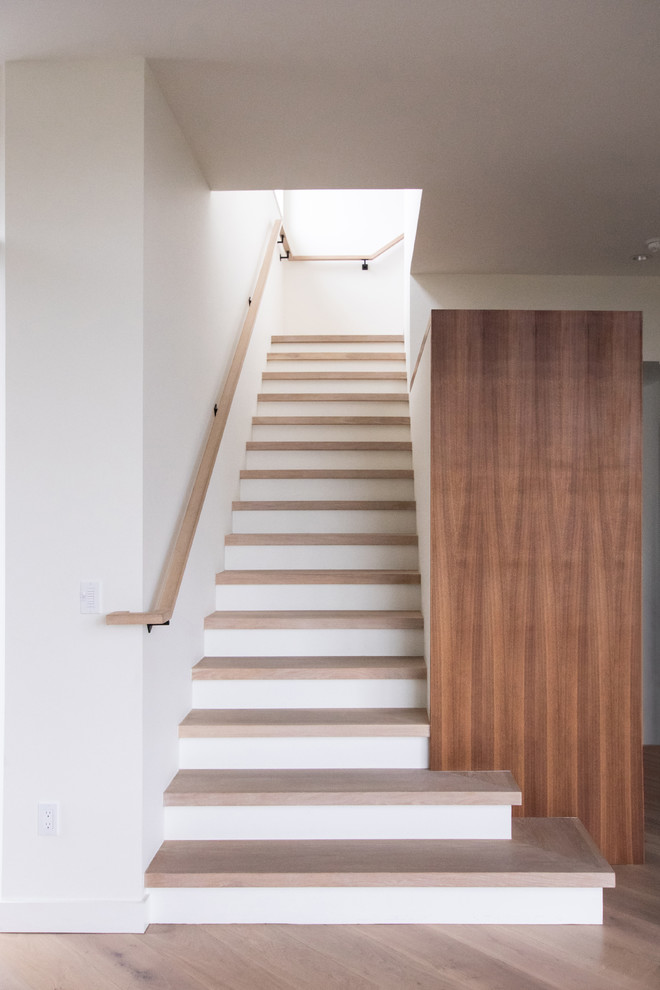 This is an example of a scandinavian staircase in San Francisco.