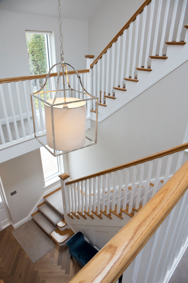 Стильный дизайн: лестница в классическом стиле - последний тренд