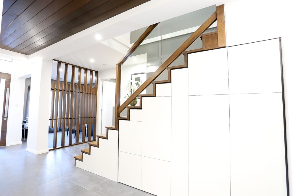 Gerade, Mittelgroße Moderne Holztreppe mit Holz-Setzstufen in Sydney