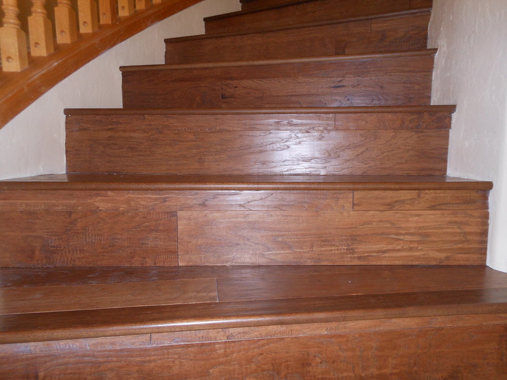 Example of a minimalist staircase design in Phoenix