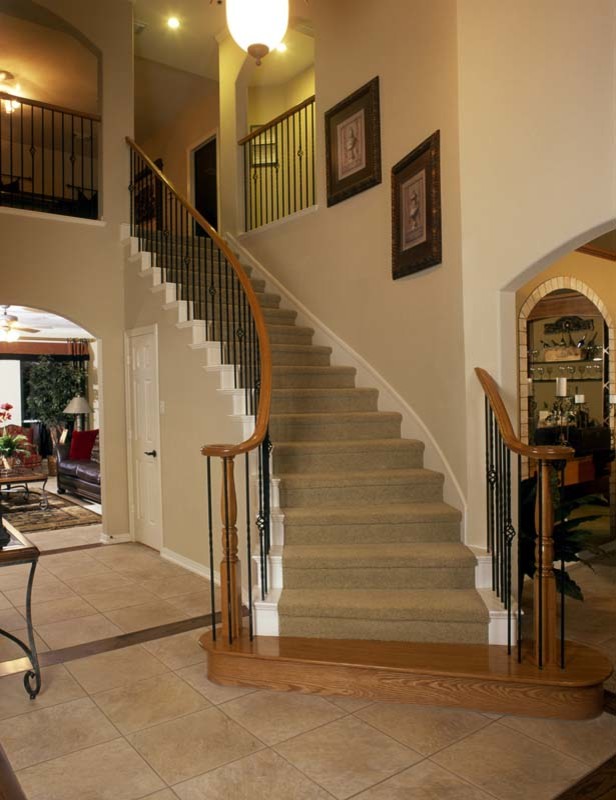 Idéer för mellanstora vintage svängda trappor, med heltäckningsmatta och sättsteg med heltäckningsmatta