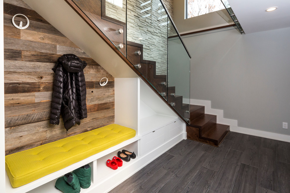 Schwebende Moderne Holztreppe mit Holz-Setzstufen in New York