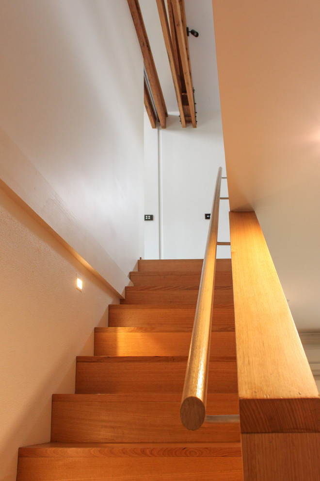 This is an example of a contemporary staircase in Melbourne.