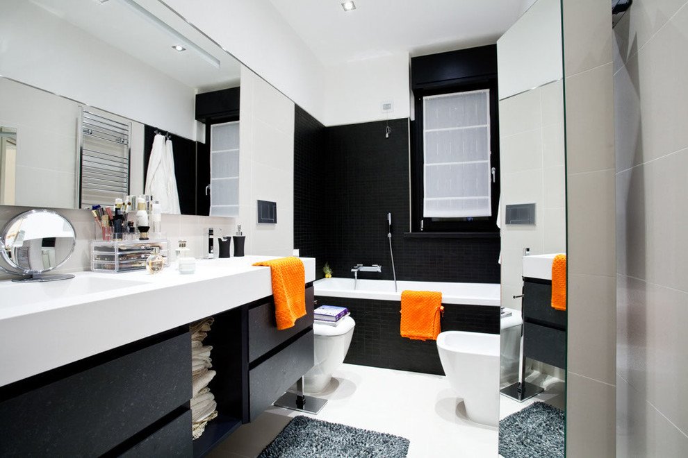 Example of a minimalist bathroom design in Rome