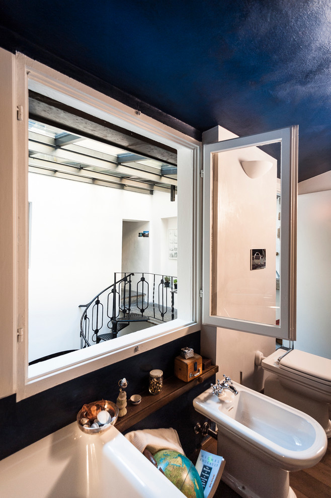 Photo of a bohemian bathroom in Milan.