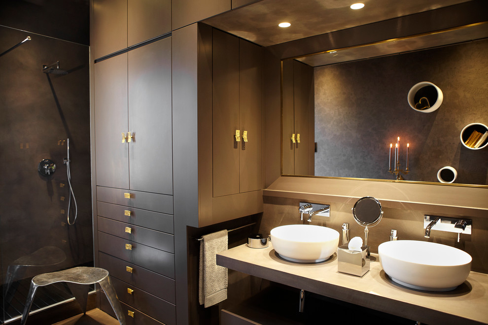 На фото: ванная комната в современном стиле с плоскими фасадами, коричневыми фасадами и душевой кабиной с