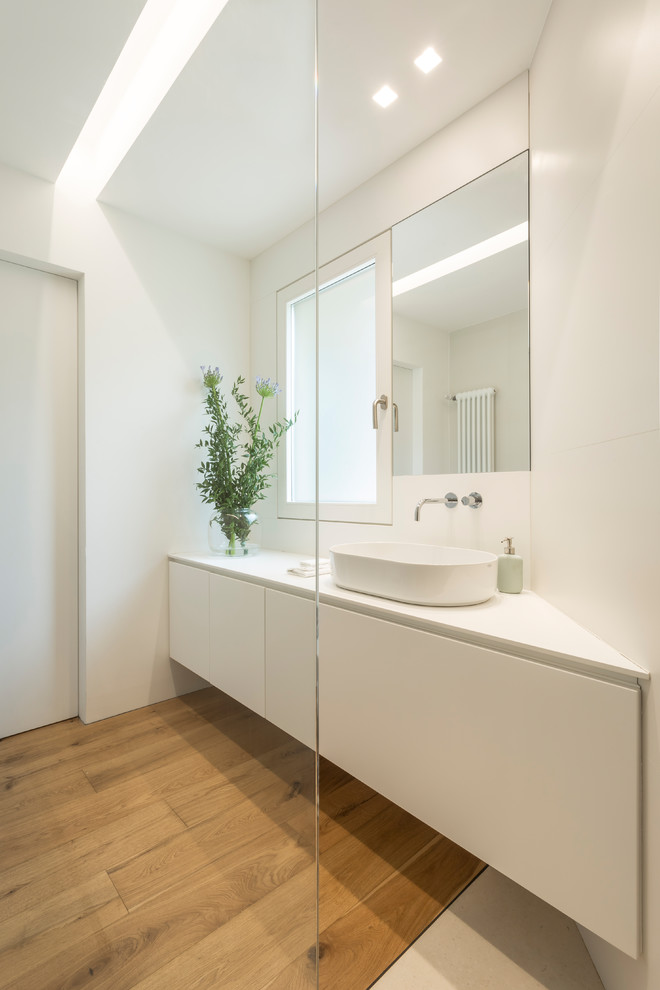 カターニア／パルレモにあるコンテンポラリースタイルのおしゃれな浴室の写真