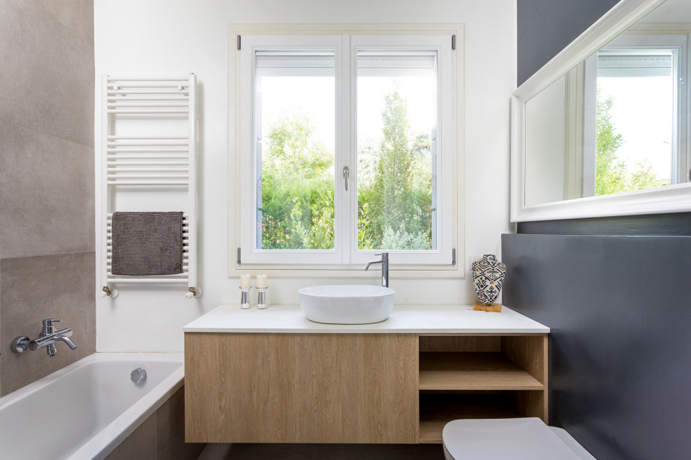 Exempel på ett minimalistiskt badrum