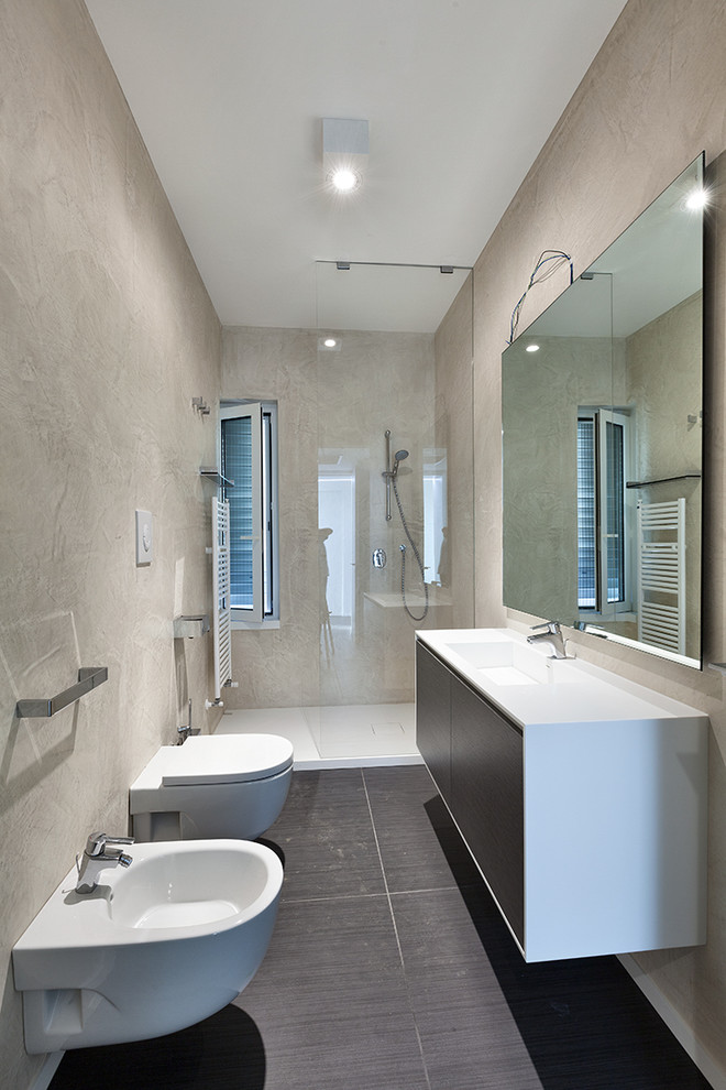 Modernes Badezimmer in Bari
