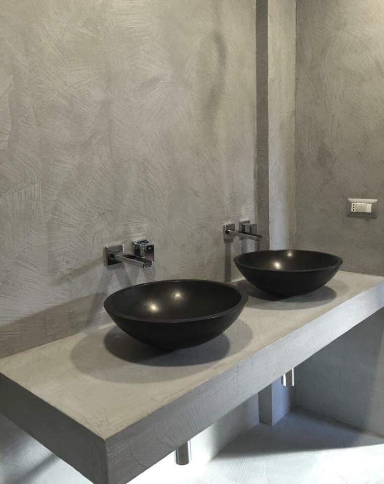 Inspiration for a contemporary bathroom remodel in Rome