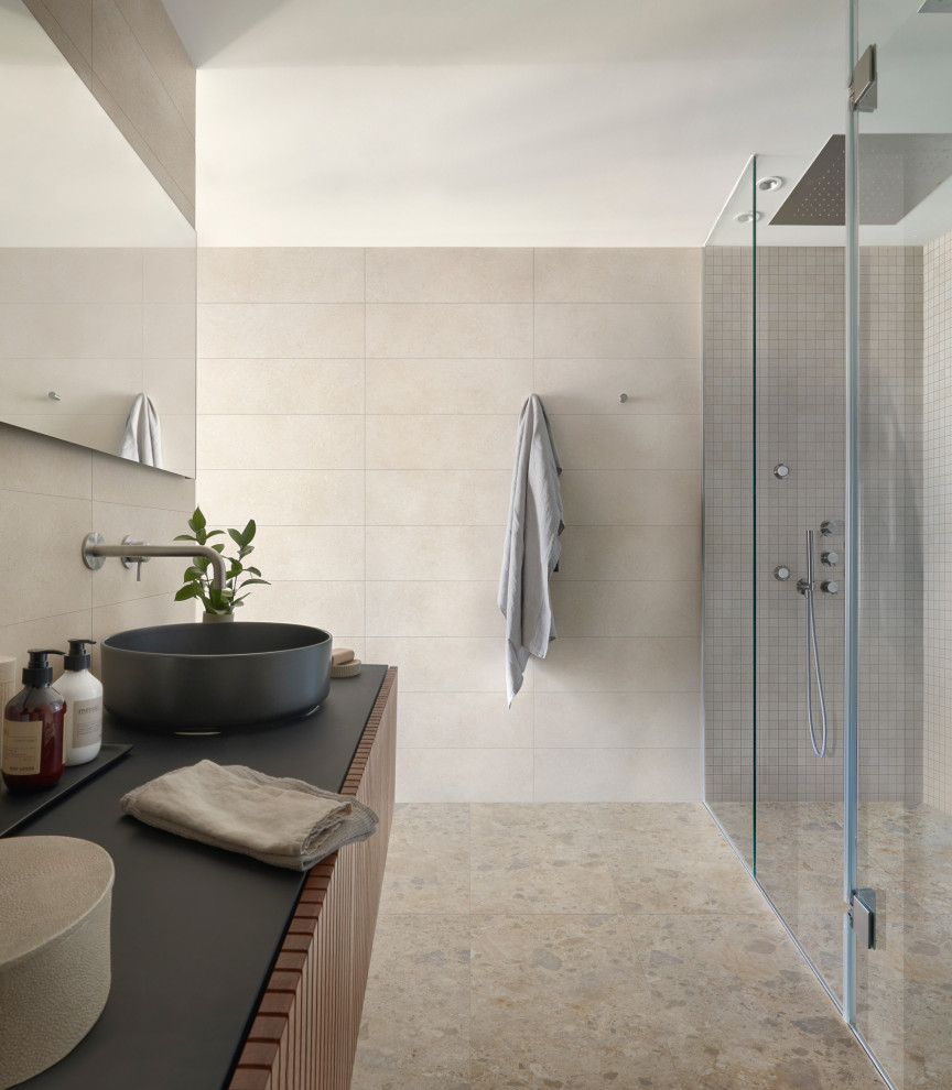 Exemple d'une salle de bain tendance avec un sol gris.