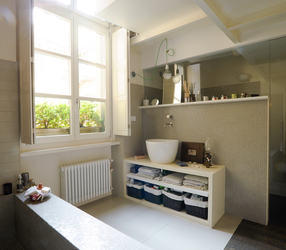 Foto di una stanza da bagno design di medie dimensioni