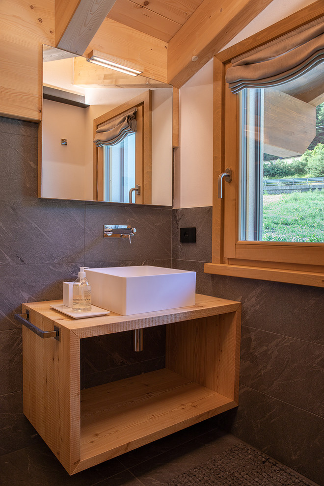 Идея дизайна: ванная комната в современном стиле