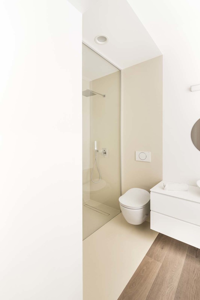 Inspiration for a contemporary bathroom remodel in Cagliari