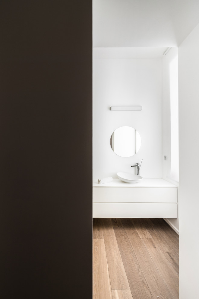 Esempio di una stanza da bagno minimal