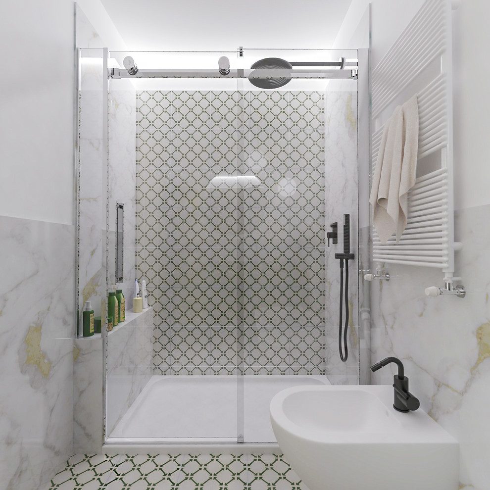 Идея дизайна: маленькая ванная комната в современном стиле с зелеными фасадами, душем в нише, раздельным унитазом, белой плиткой, мраморной плиткой, белыми стенами, полом из терракотовой плитки, душевой кабиной, настольной раковиной, столешницей из ламината, белым полом и душем с раздвижными дверями для на участке и в саду