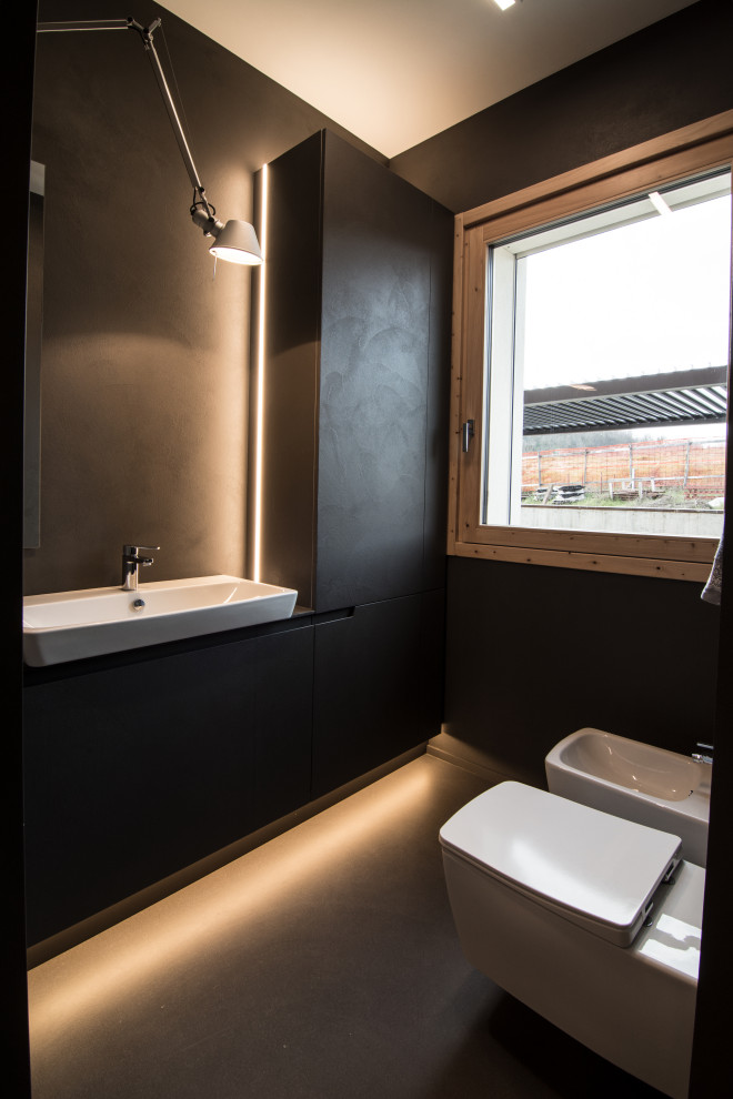 Свежая идея для дизайна: ванная комната среднего размера в стиле лофт с плоскими фасадами, серыми фасадами, душевой кабиной, столешницей из бетона и серой столешницей - отличное фото интерьера