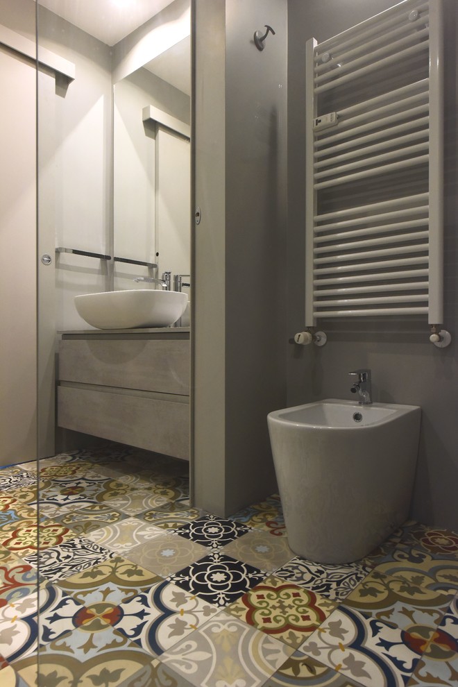 Modernes Badezimmer in Mailand